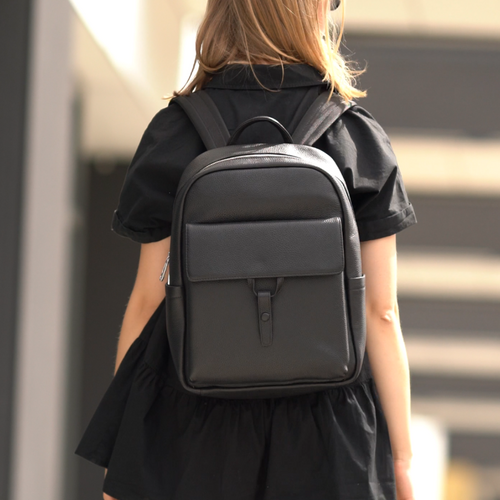 Skórzany elegancki plecak na laptopa 13" FV04 Rimelle czarny