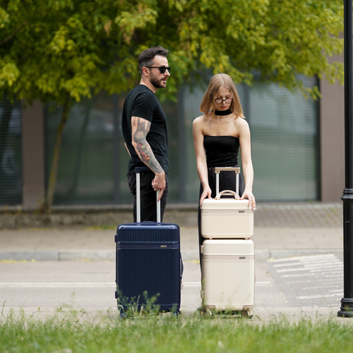 Walizka podróżna średnia twarda Solier Nokiro 24' M - granatowy