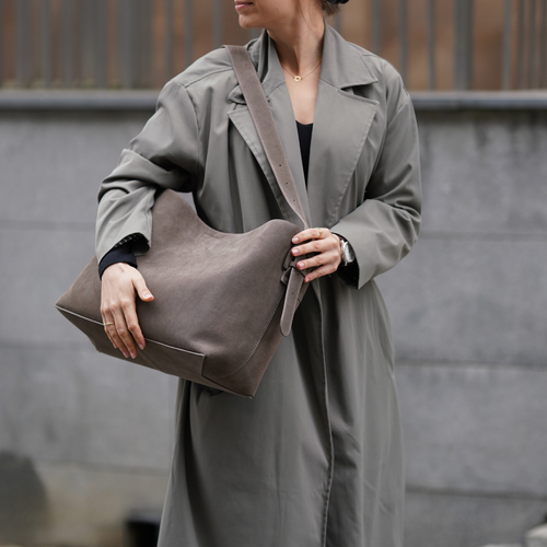 Skórzana zamszowa torba shopper z klamrą na ramię Solier FL39 Maya szara