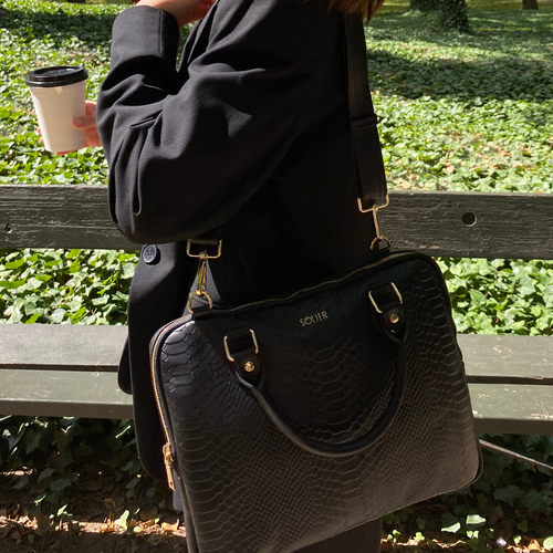 Skórzana torba na laptopa 13,3'' FL26 Alcamo czarny z motywem zwierzęcym