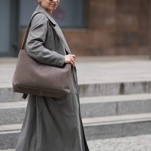 Skórzana zamszowa torba shopper z klamrą na ramię Solier FL39 Maya szara