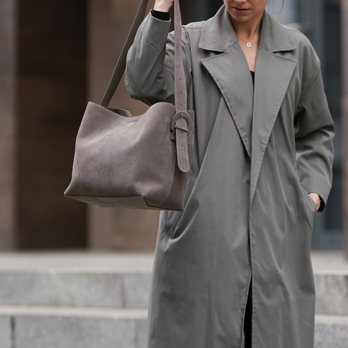 Skórzana zamszowa szara torba shopper z regulowanym paskiem Solier FL38 Sienna