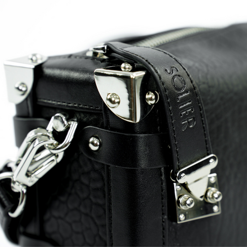 Skórzana mała torebka damska na ramię listonoszka FL43 Nessa czarna